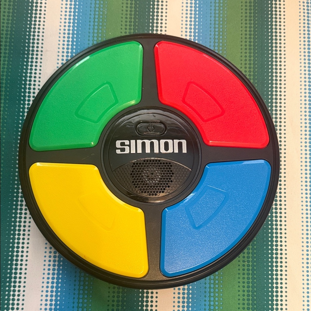 Simons Round Electronic Memory Game - Red, Blue, Green, Yellow